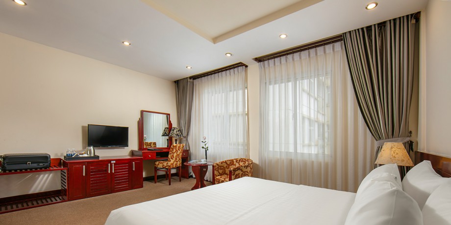 702 Superior Double (2).jpg